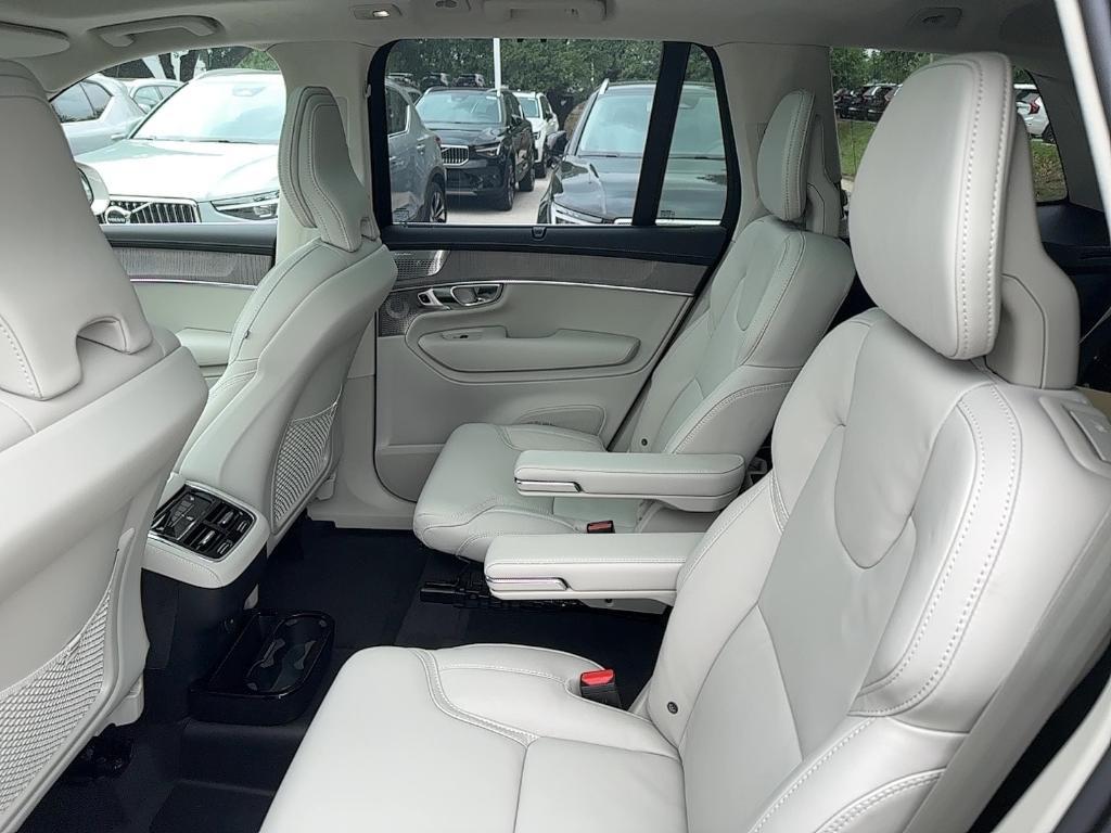 new 2025 Volvo XC90 car, priced at $87,900