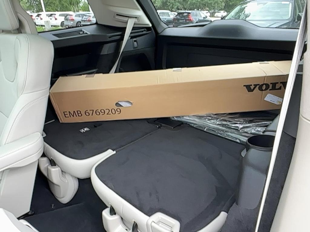 new 2025 Volvo XC90 car, priced at $87,900