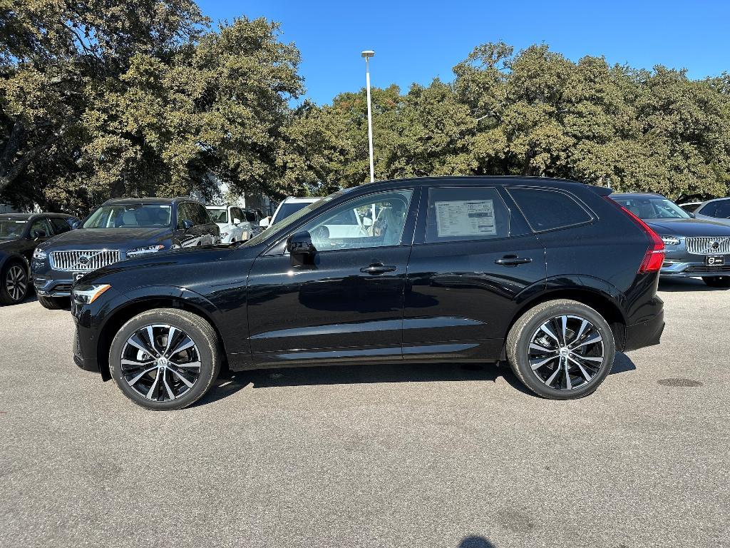 new 2025 Volvo XC60 car, priced at $54,595