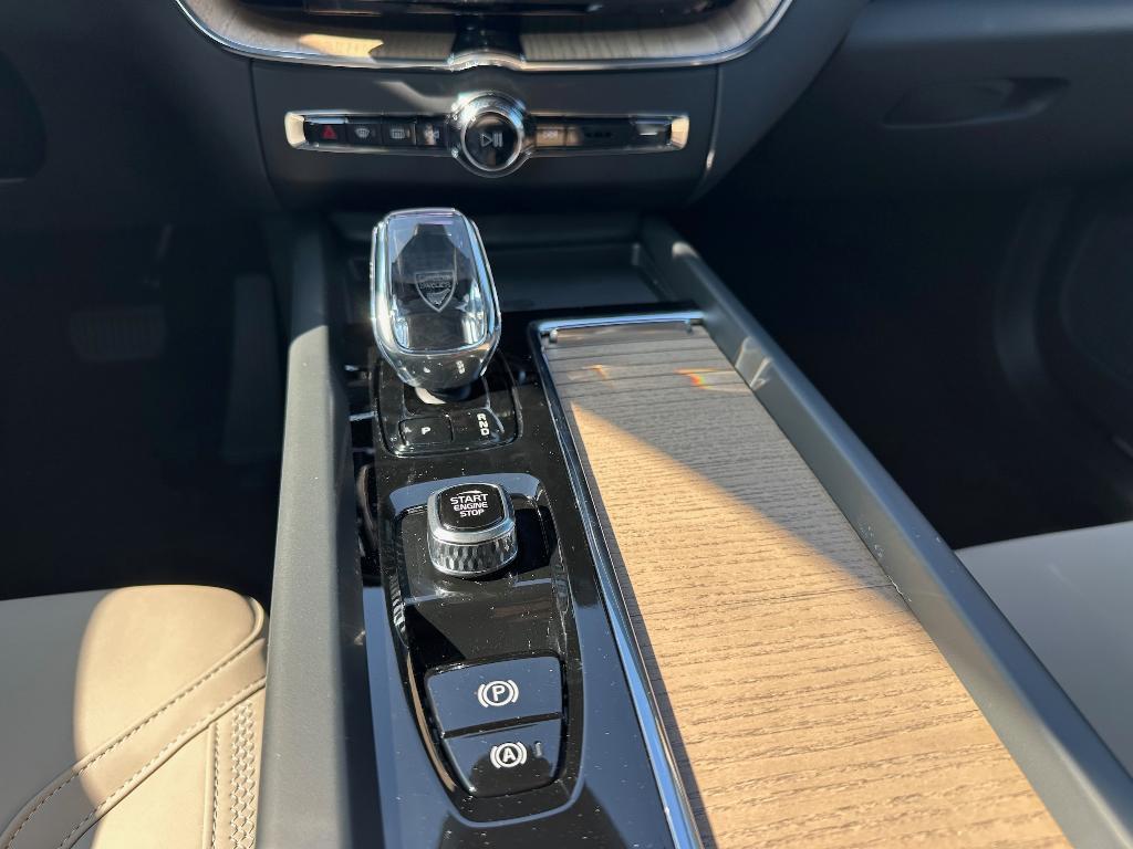 new 2026 Volvo XC60 car, priced at $58,385