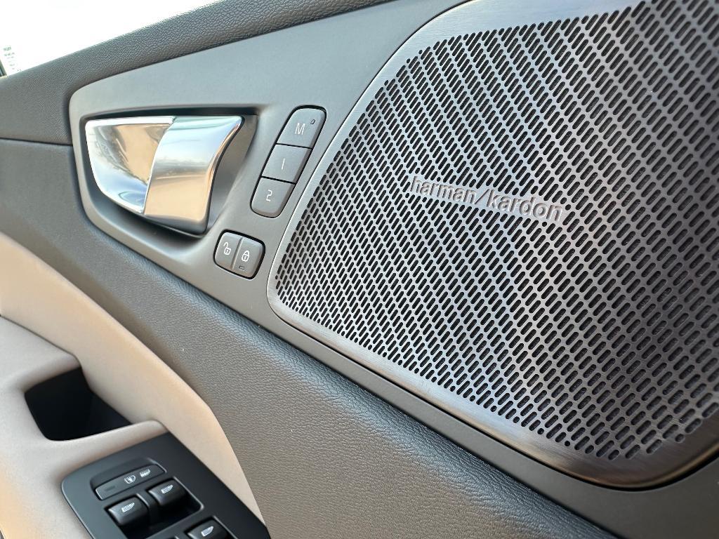 new 2026 Volvo XC60 car, priced at $58,385