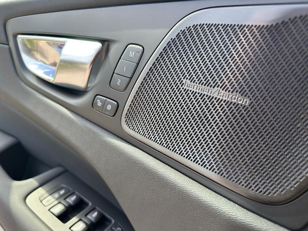 new 2026 Volvo XC60 car, priced at $60,420