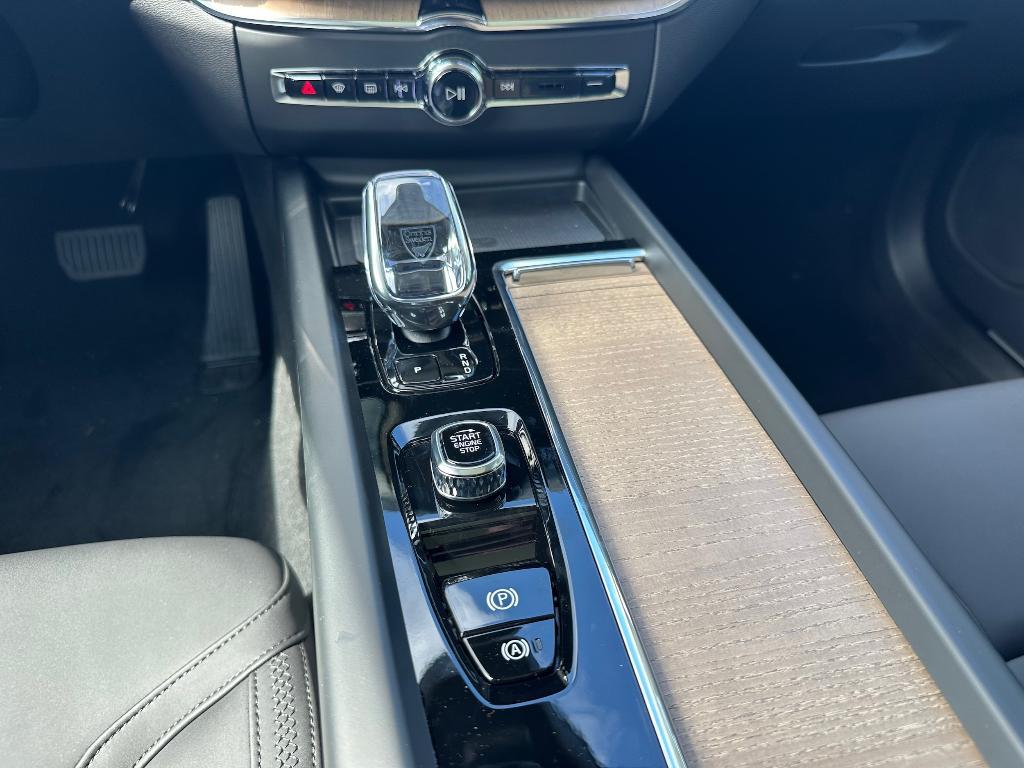 new 2026 Volvo XC60 car, priced at $60,420