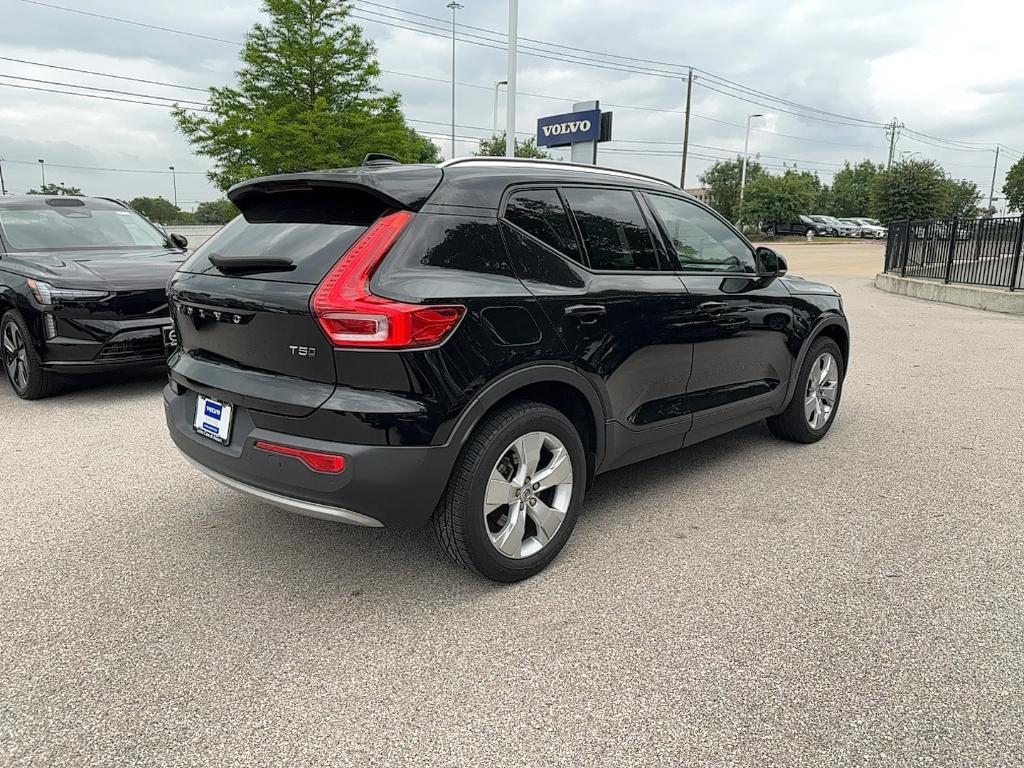 used 2021 Volvo XC40 car, priced at $22,995