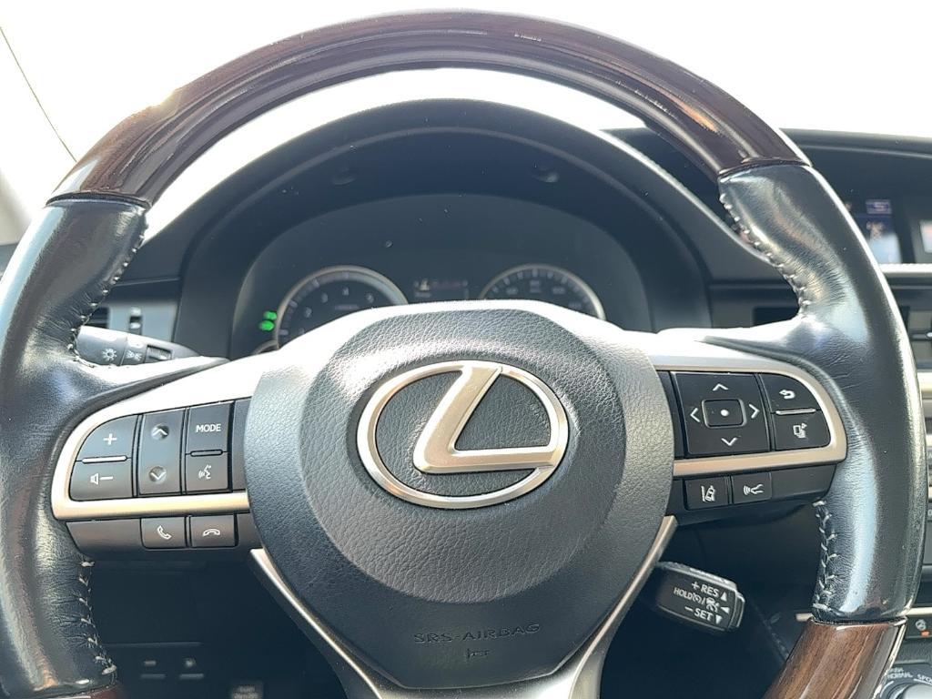 used 2016 Lexus ES 300h car, priced at $19,995