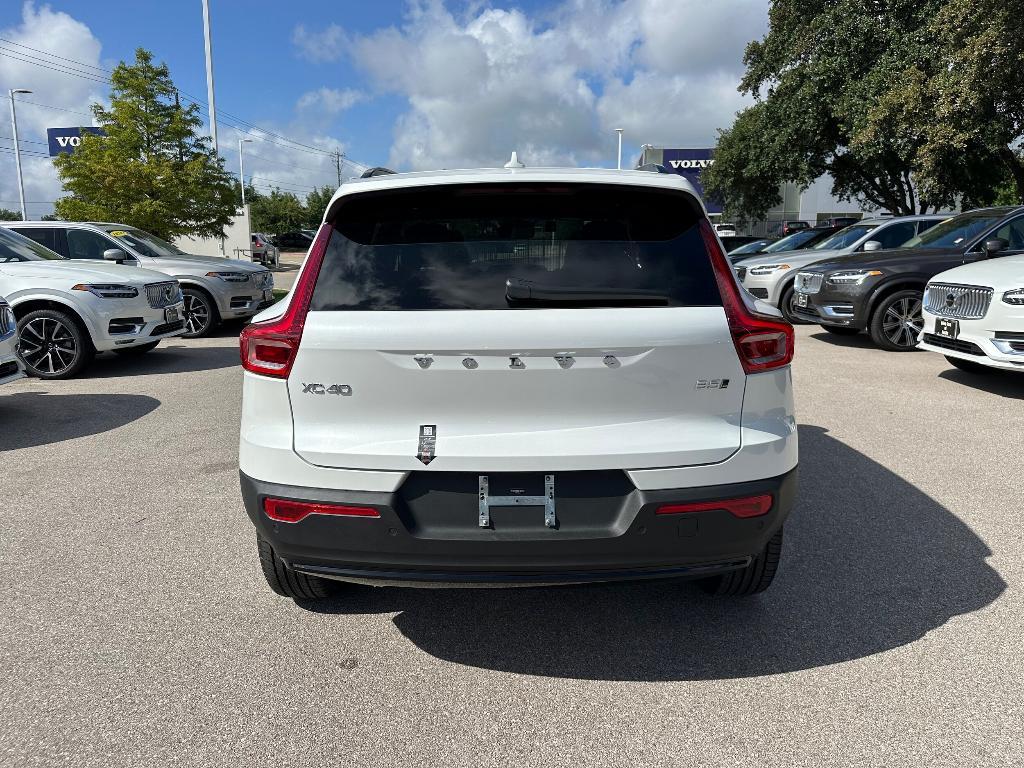 new 2025 Volvo XC40 car, priced at $48,315