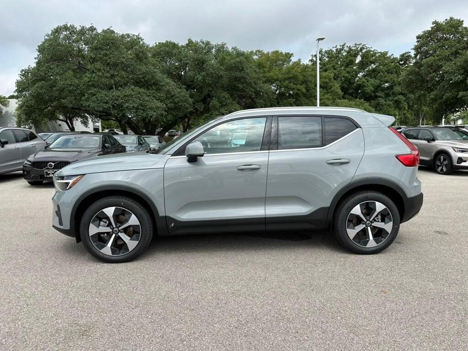 new 2024 Volvo XC40 car, priced at $46,075