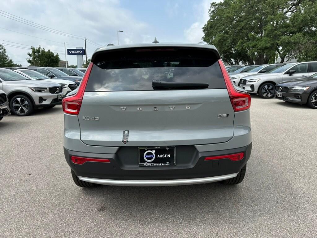 new 2024 Volvo XC40 car, priced at $46,075