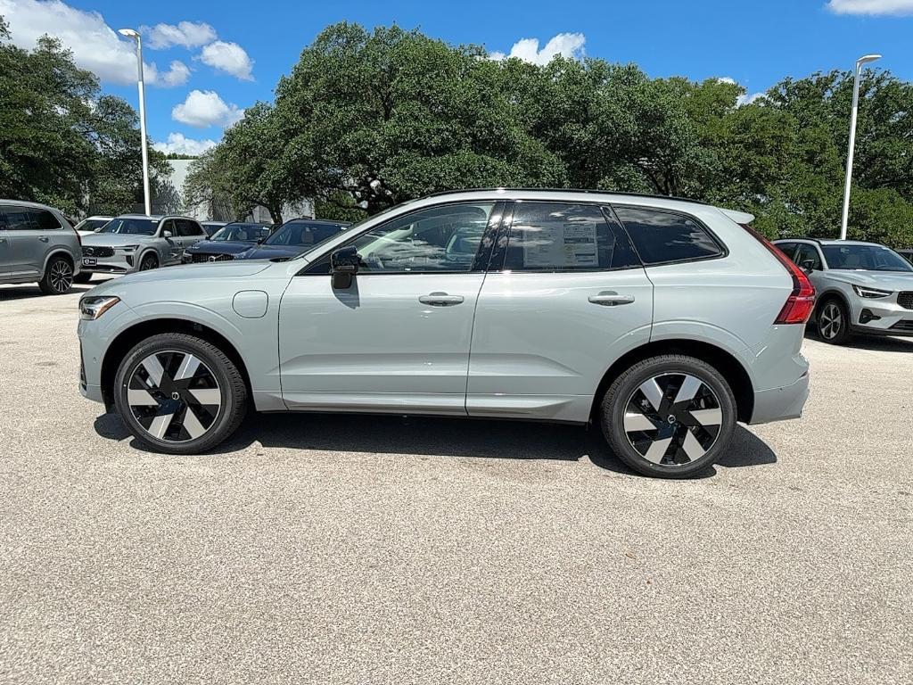 new 2025 Volvo XC60 Plug-In Hybrid car, priced at $66,260