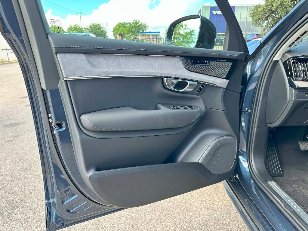new 2026 Volvo XC90 car, priced at $78,145
