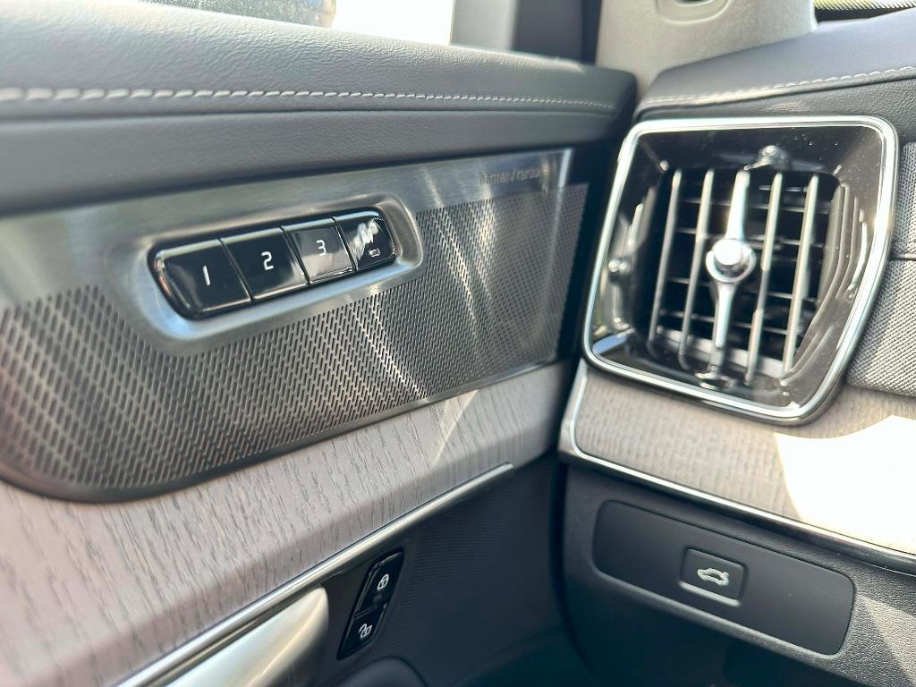new 2026 Volvo XC90 car, priced at $78,145