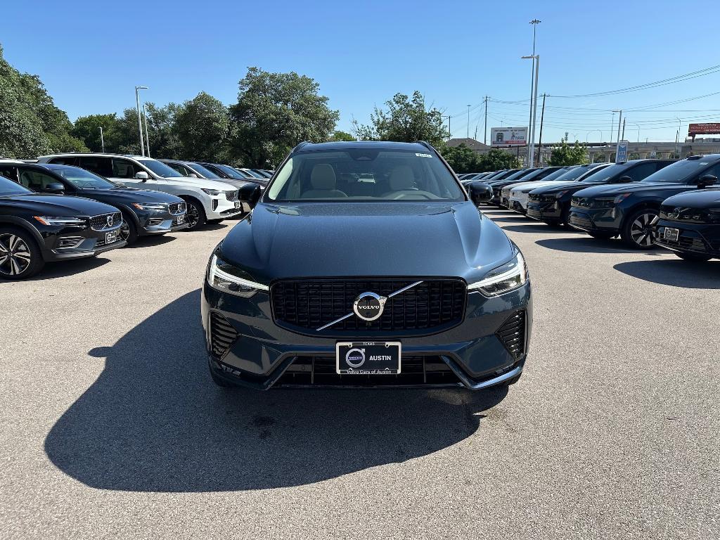 new 2025 Volvo XC60 car, priced at $55,360