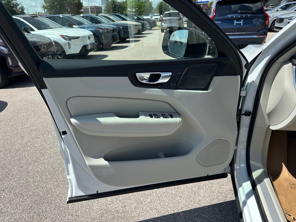 new 2026 Volvo XC60 car, priced at $63,935