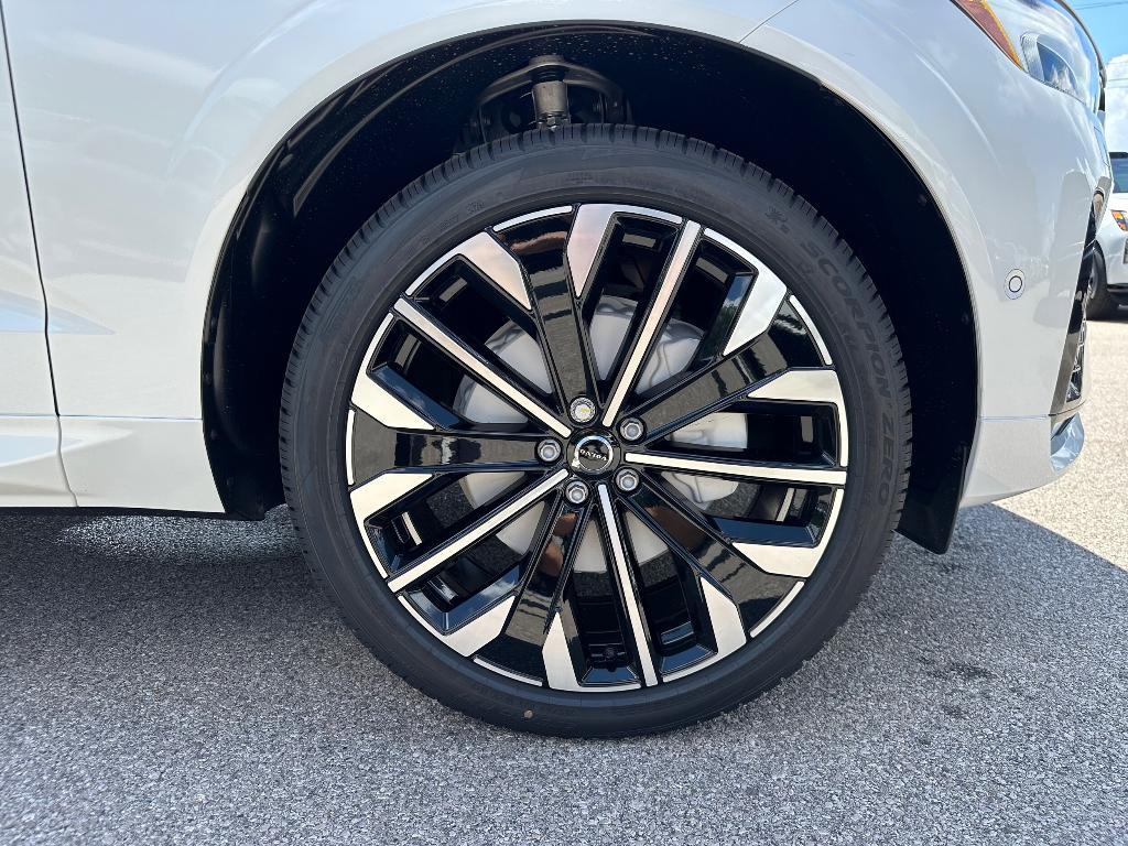 new 2026 Volvo XC60 car, priced at $63,935