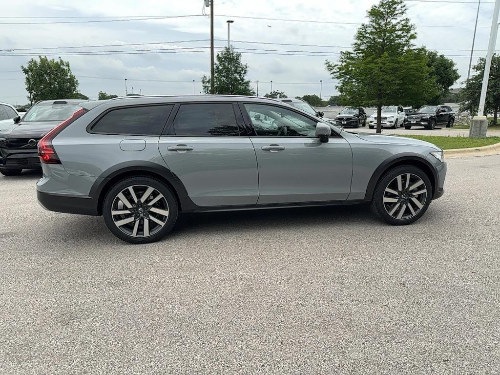 new 2025 Volvo V90 Cross Country car, priced at $64,525