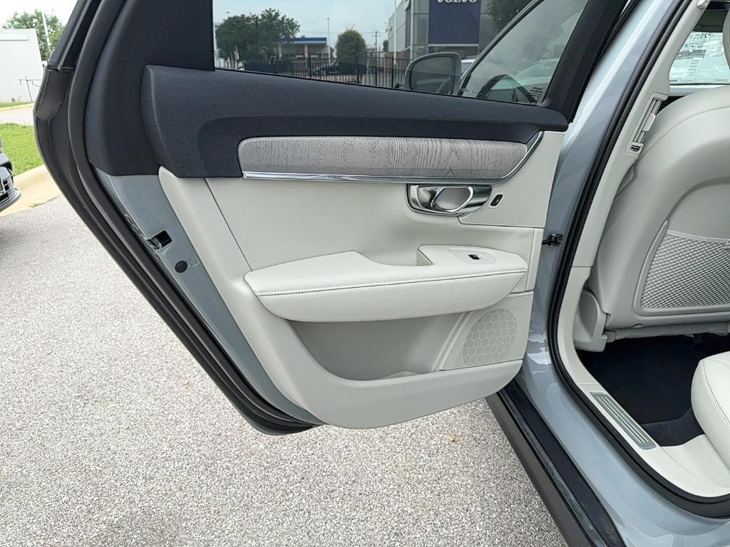 new 2025 Volvo V90 Cross Country car, priced at $64,525
