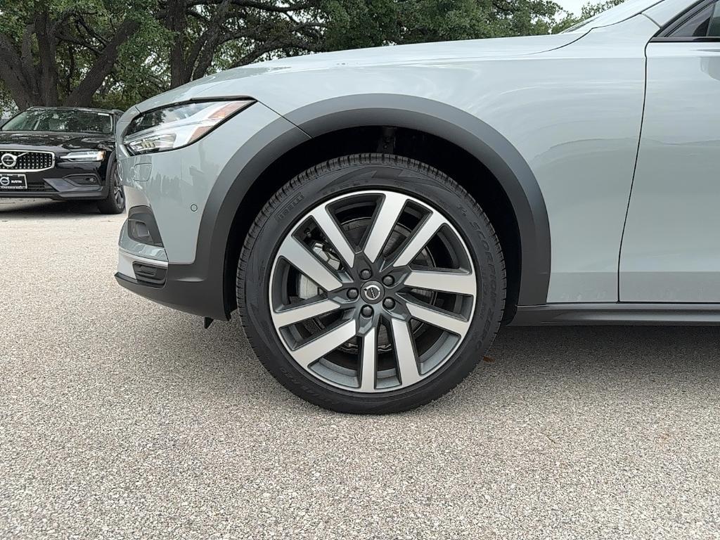 new 2025 Volvo V90 Cross Country car, priced at $64,525