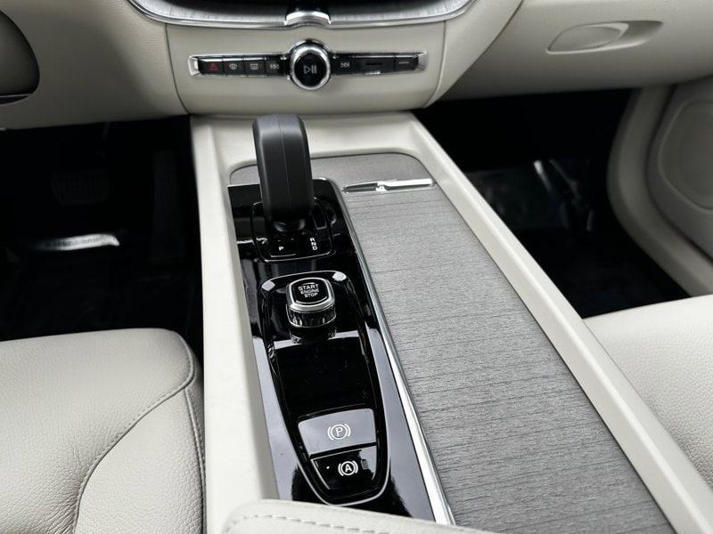 new 2025 Volvo XC60 Plug-In Hybrid car, priced at $63,760