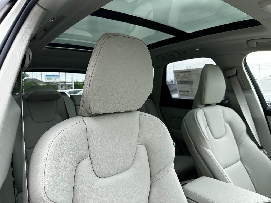 new 2025 Volvo XC60 Plug-In Hybrid car, priced at $66,260