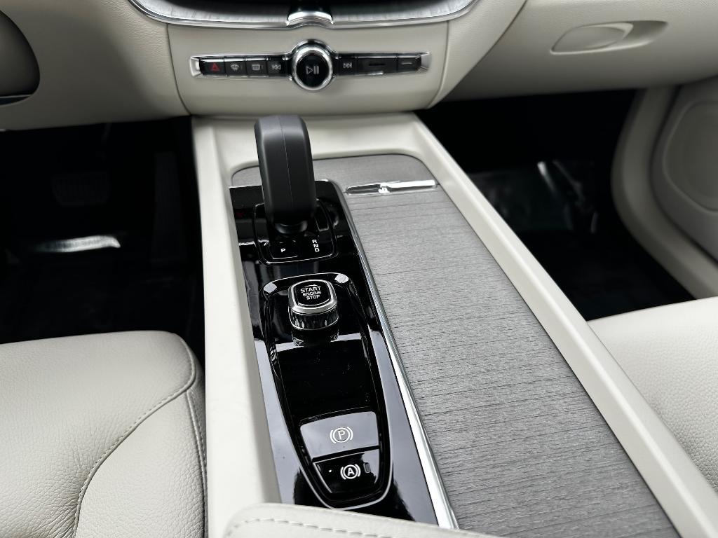 new 2025 Volvo XC60 Plug-In Hybrid car, priced at $66,260