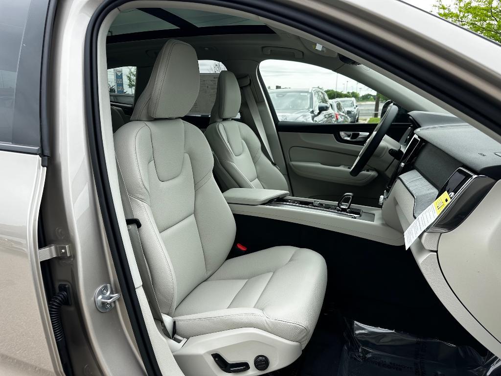 new 2025 Volvo XC60 Plug-In Hybrid car, priced at $66,260