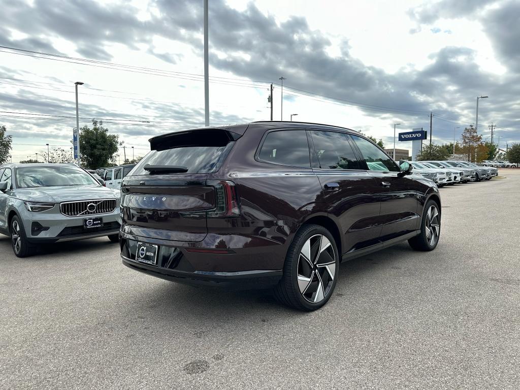 new 2025 Volvo EX90 car, priced at $95,140