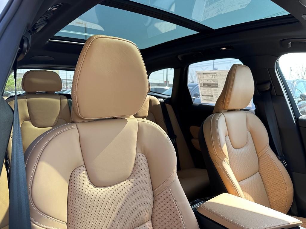 new 2025 Volvo XC60 car, priced at $60,585