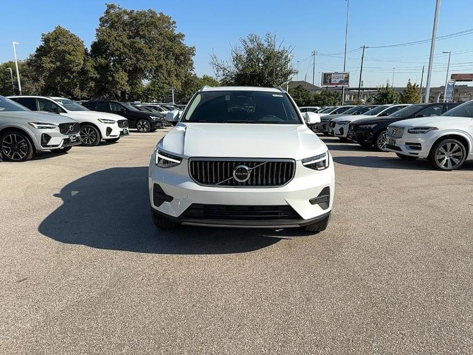 new 2025 Volvo XC40 car, priced at $45,465