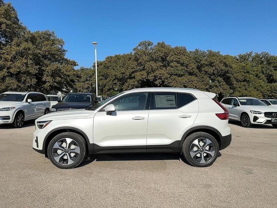 new 2025 Volvo XC40 car, priced at $45,465