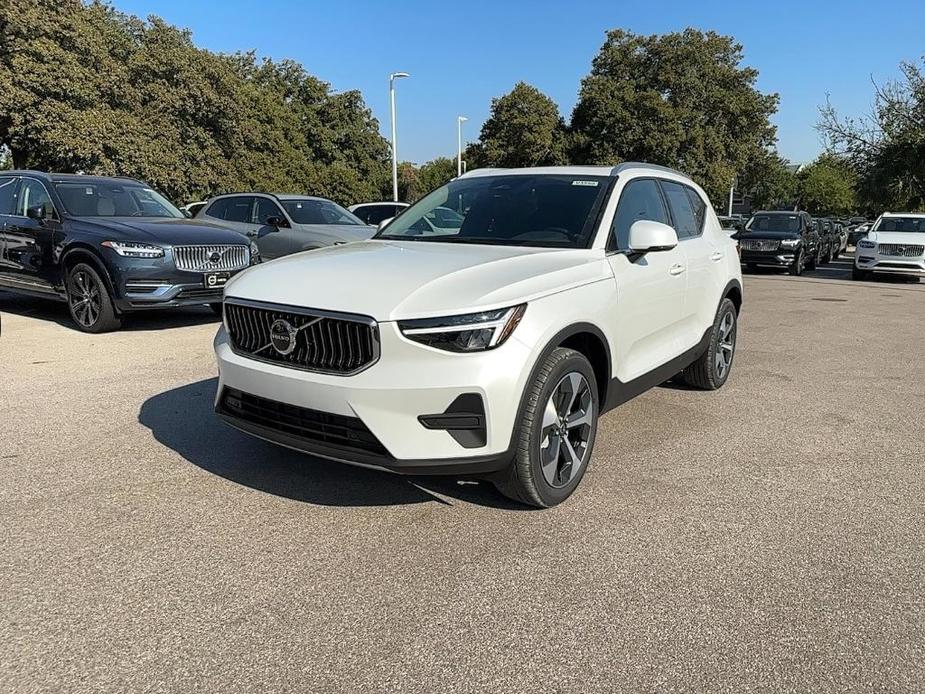 new 2025 Volvo XC40 car, priced at $45,465