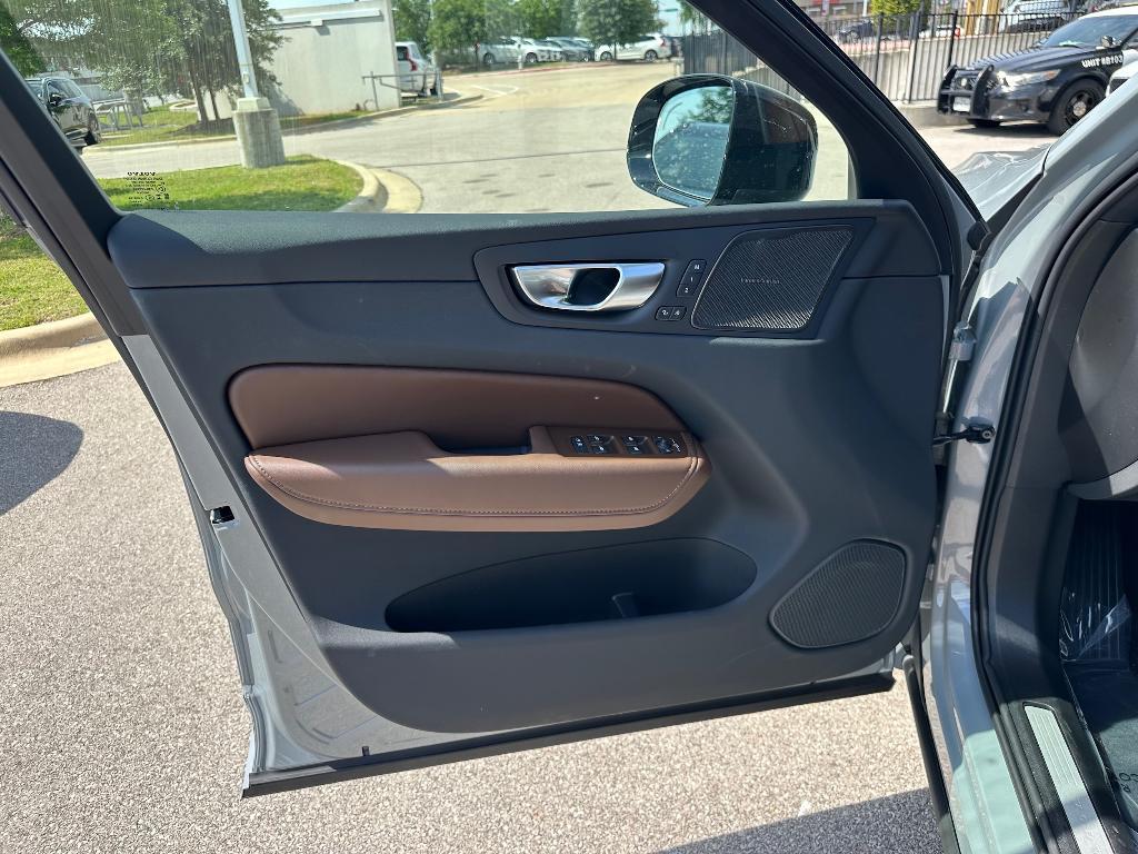 new 2025 Volvo XC60 car, priced at $56,155
