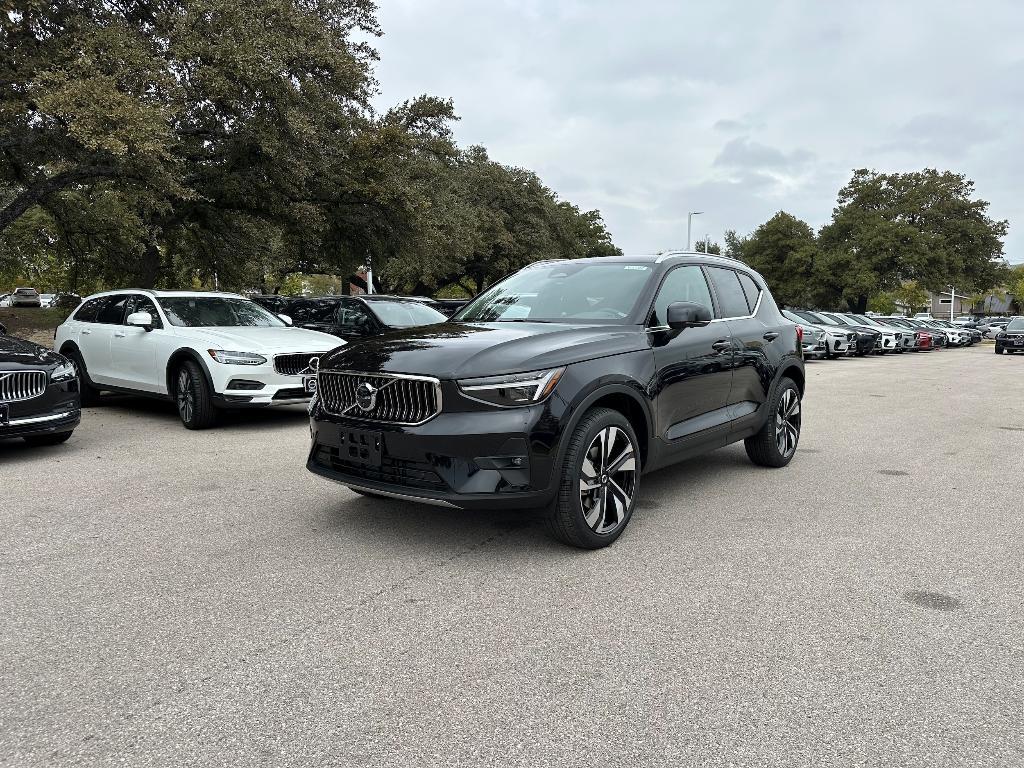 new 2025 Volvo XC40 car, priced at $51,000