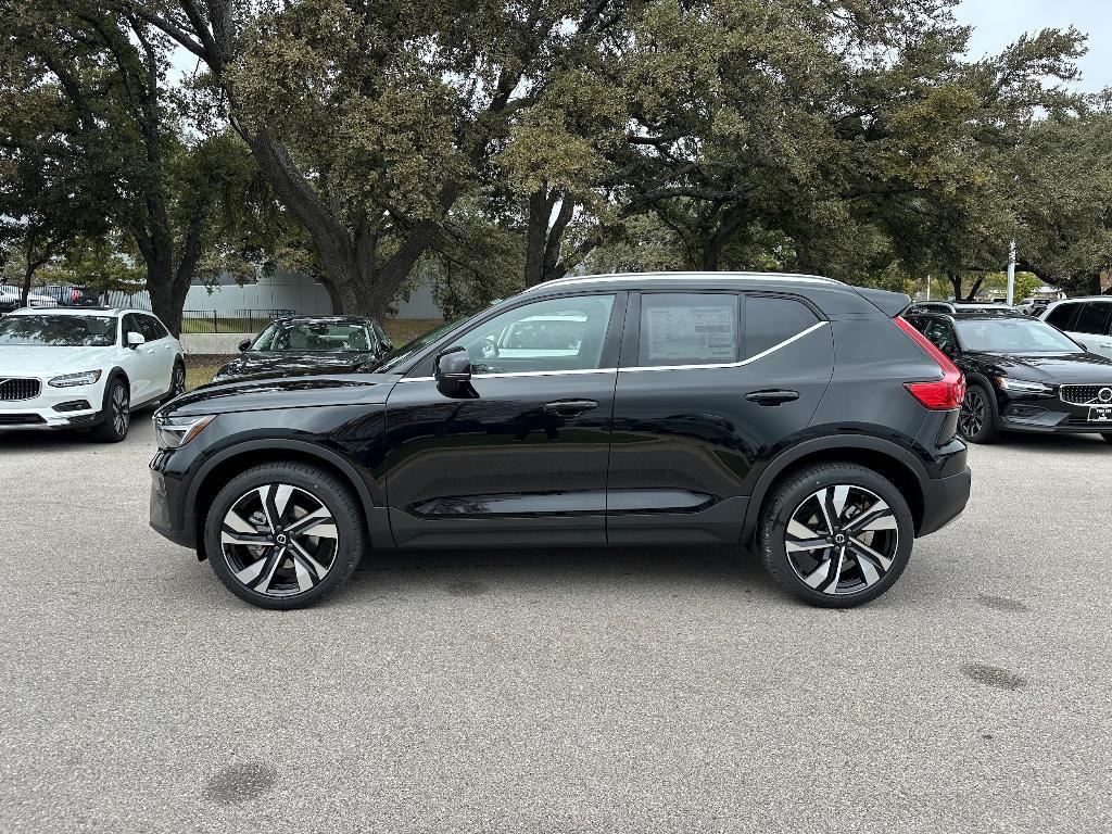 new 2025 Volvo XC40 car, priced at $51,000