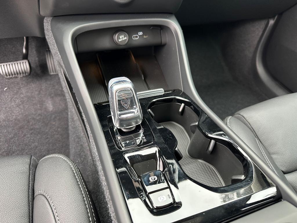 new 2025 Volvo XC40 car, priced at $51,000