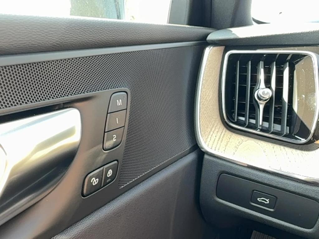 new 2026 Volvo XC60 car, priced at $57,985