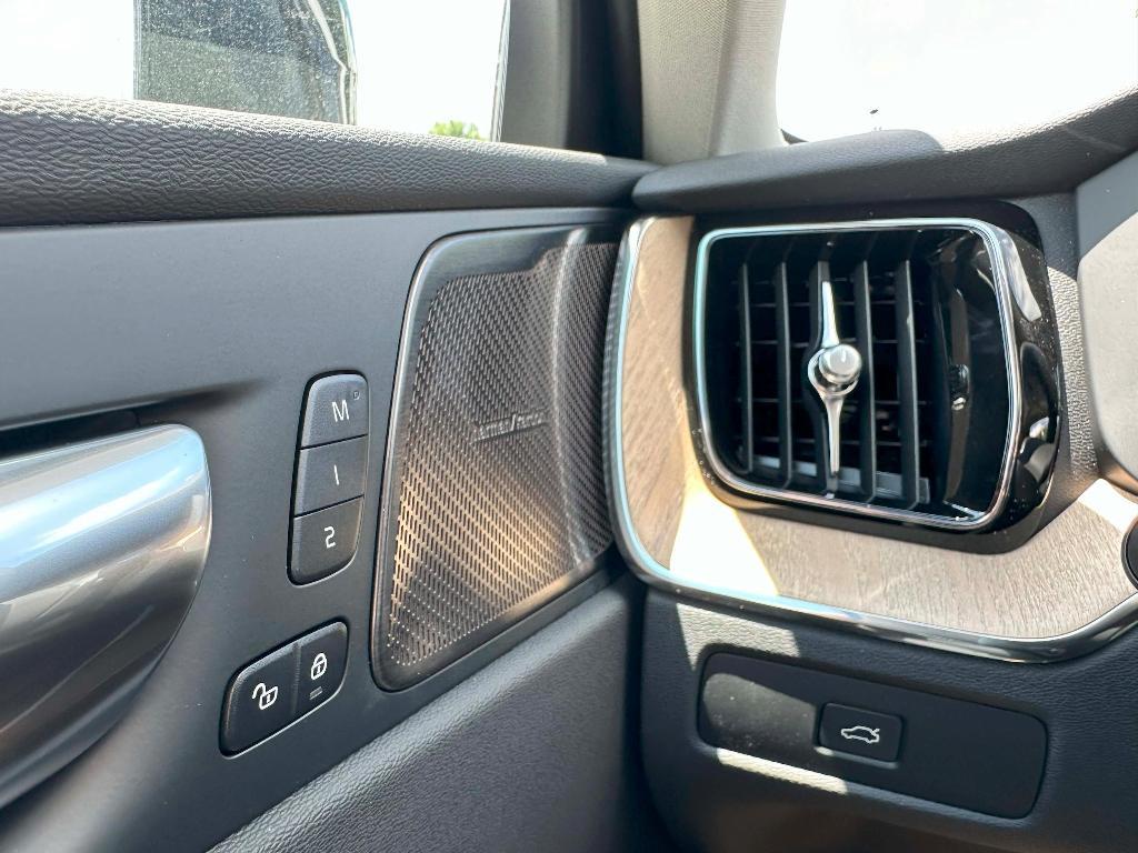 new 2026 Volvo XC60 car, priced at $58,385