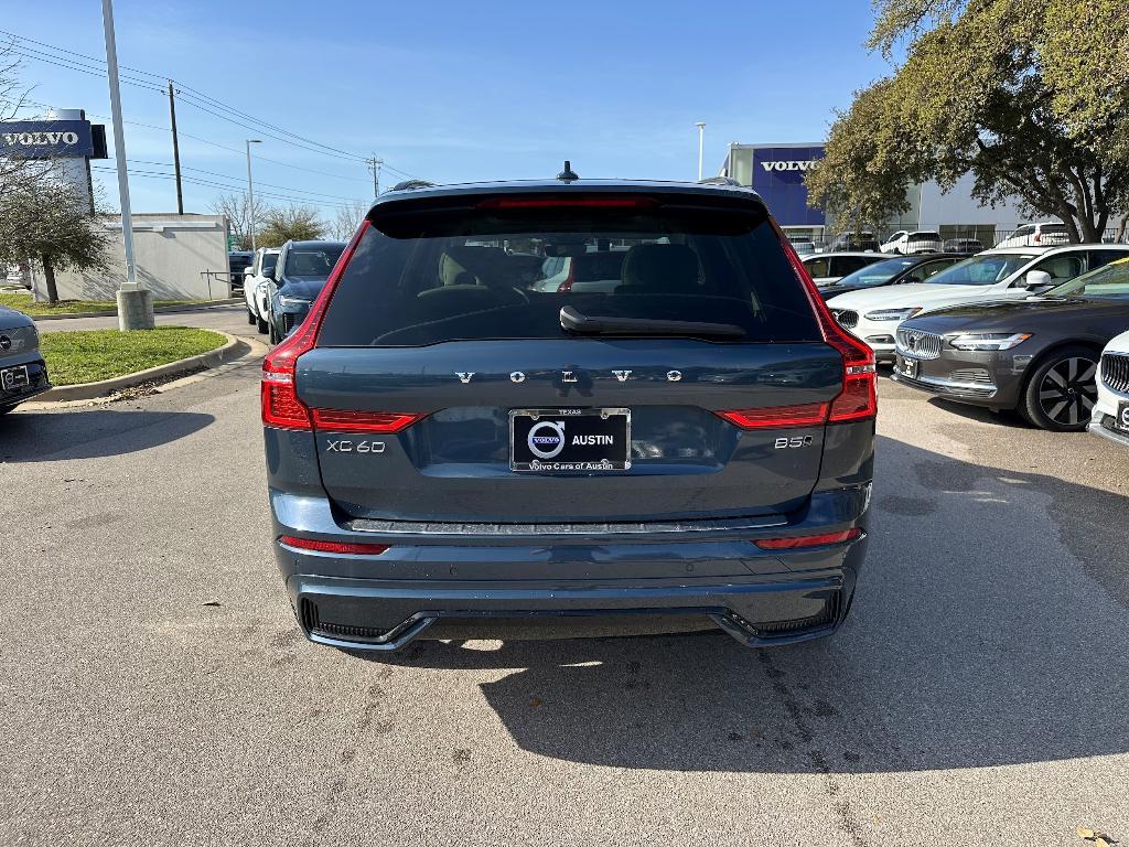 new 2025 Volvo XC60 car, priced at $59,910