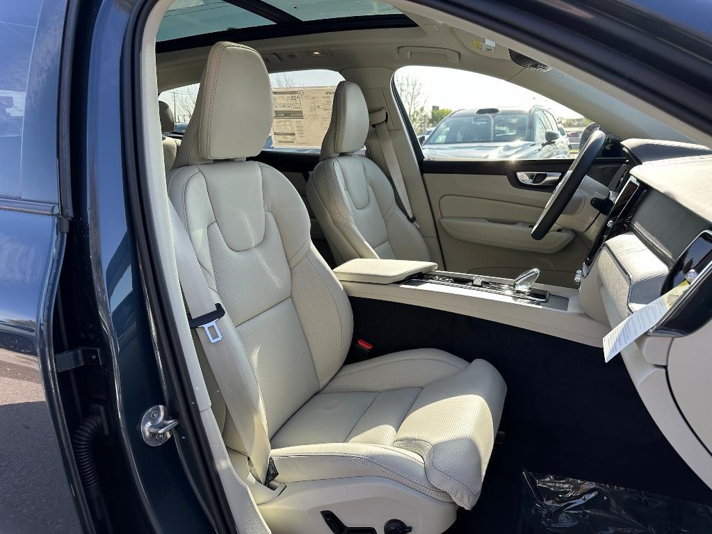 new 2025 Volvo XC60 car, priced at $59,910