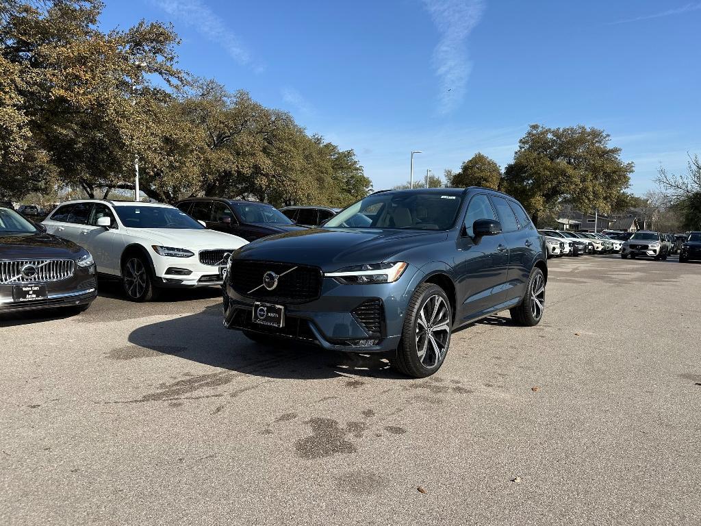 new 2025 Volvo XC60 car, priced at $59,910