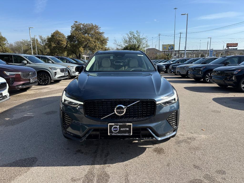 new 2025 Volvo XC60 car, priced at $59,910