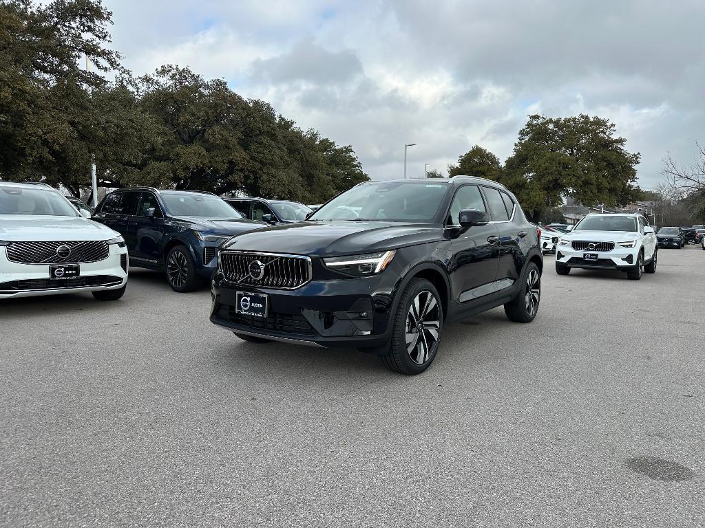 new 2025 Volvo XC40 car, priced at $50,595