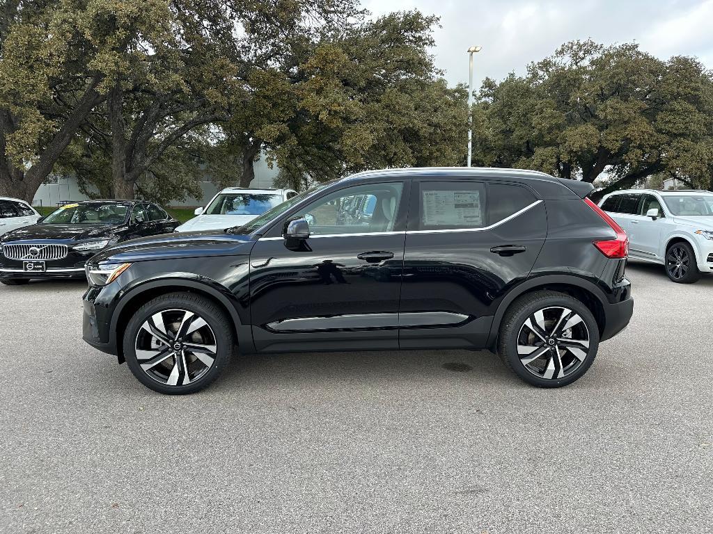 new 2025 Volvo XC40 car, priced at $50,595