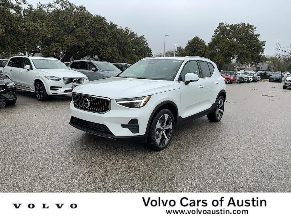 new 2025 Volvo XC40 car, priced at $46,015