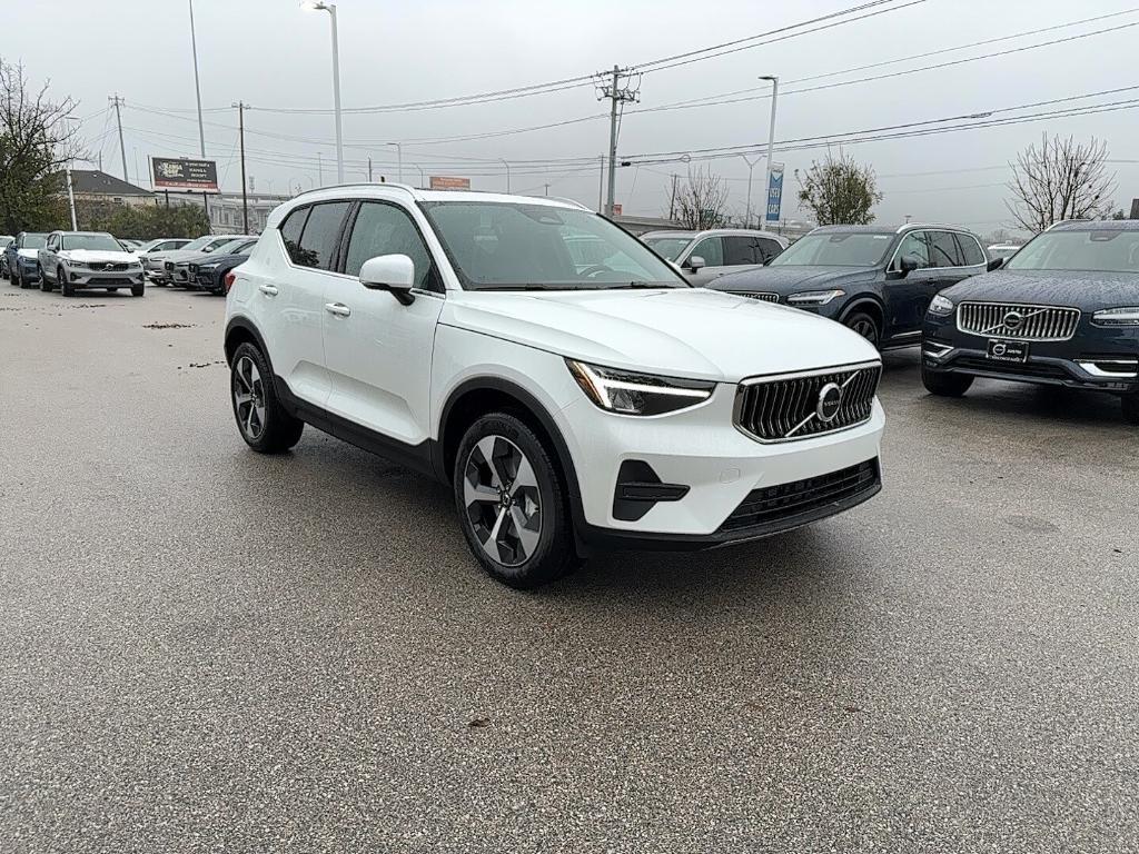 new 2025 Volvo XC40 car, priced at $46,015