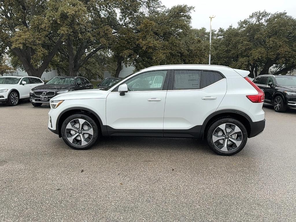 new 2025 Volvo XC40 car, priced at $46,015