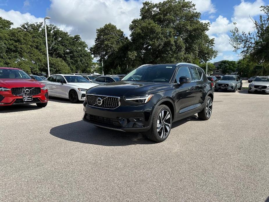 new 2025 Volvo XC40 car, priced at $51,765