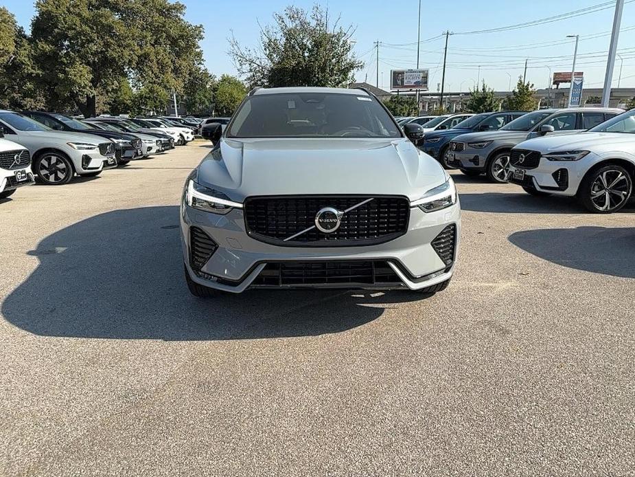 new 2025 Volvo XC60 car, priced at $59,845