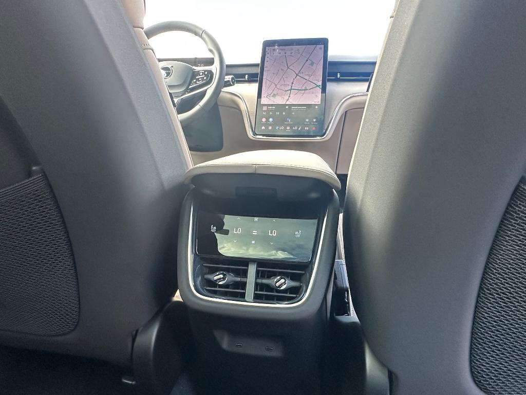new 2025 Volvo EX90 car, priced at $93,125