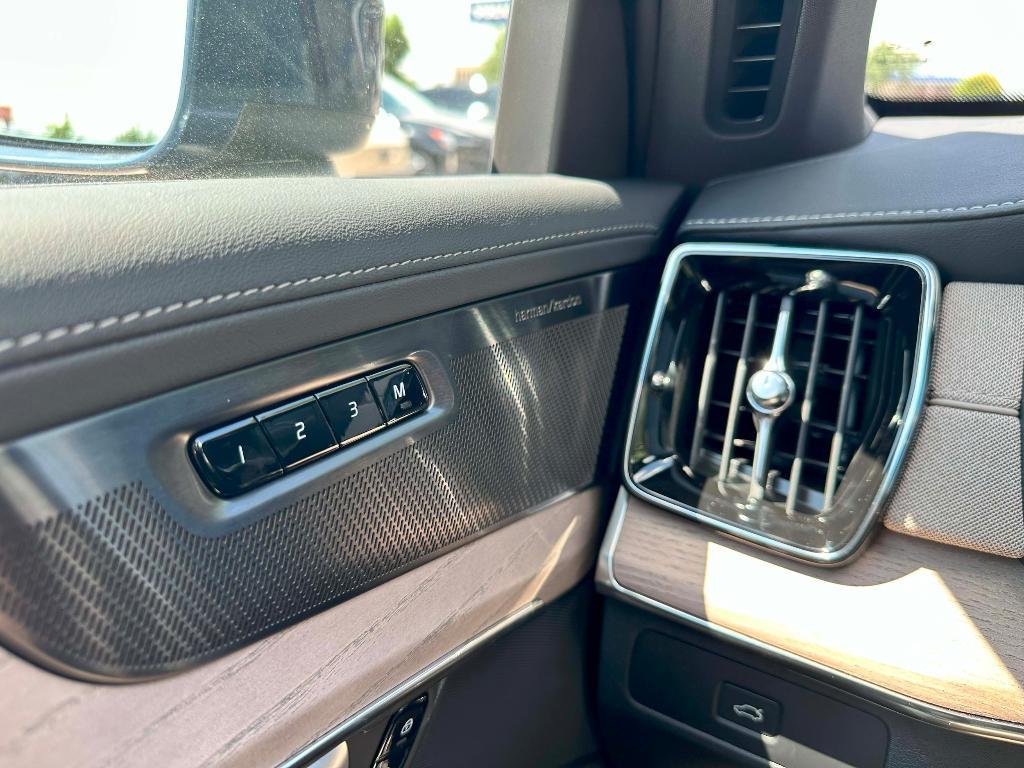 new 2026 Volvo XC90 car, priced at $71,825