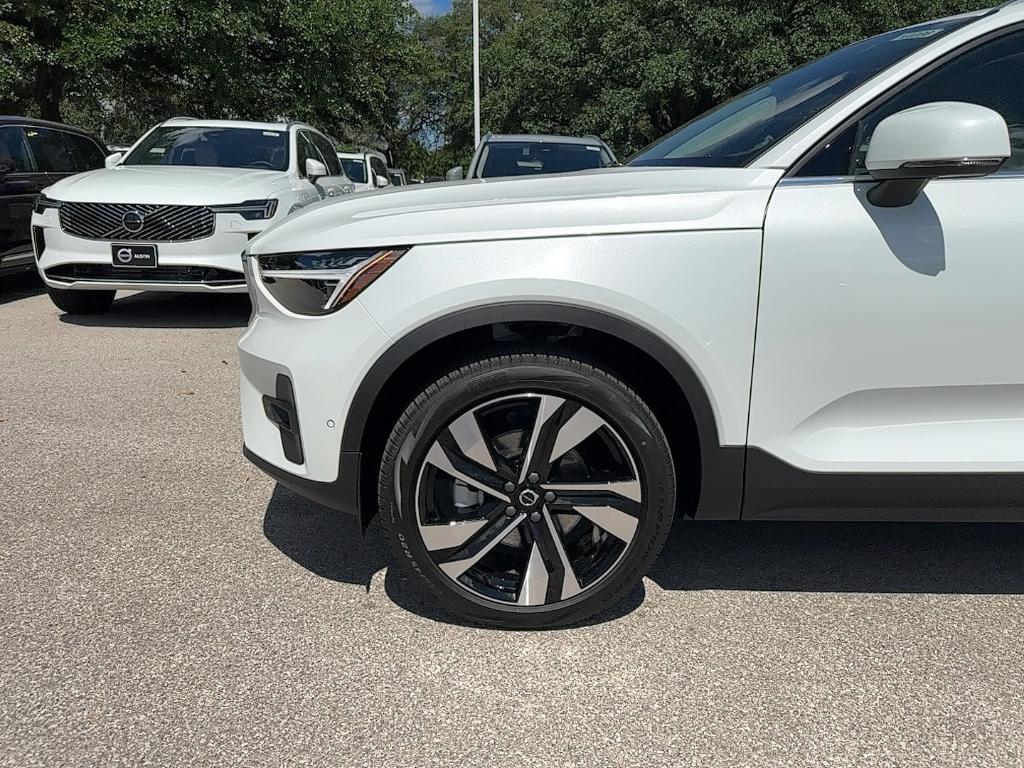 new 2025 Volvo XC40 car, priced at $51,015